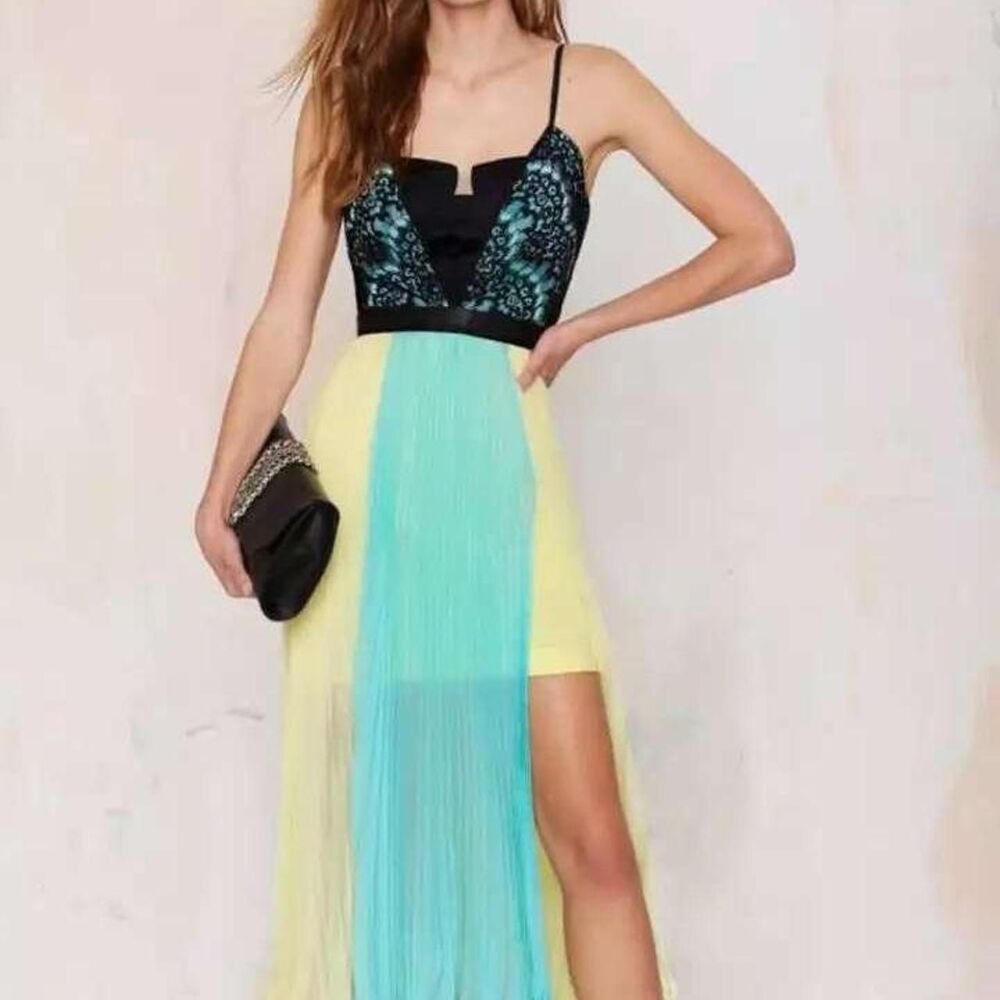 Three floor Vacation Maxi Dress - Picture 2 of 9